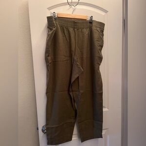 Old Navy Women’s Khaki Cargo Pants